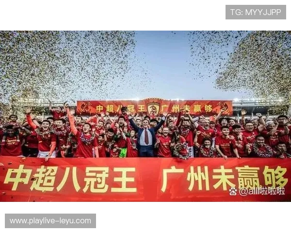 广州队曾绣国旗创世俱杯佳绩！如今中超亚冠惨败，为何不印国旗为国争光？