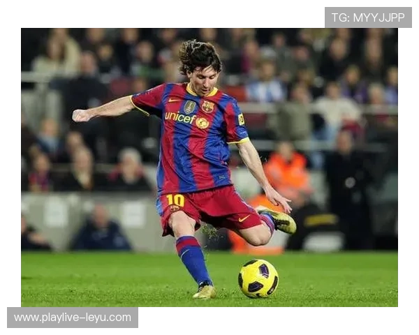 巴西队中场核心展现统治力,精准传球引领球队攻防转换 巴西队中场核心展现统治力,精准传球引领球队攻防转换